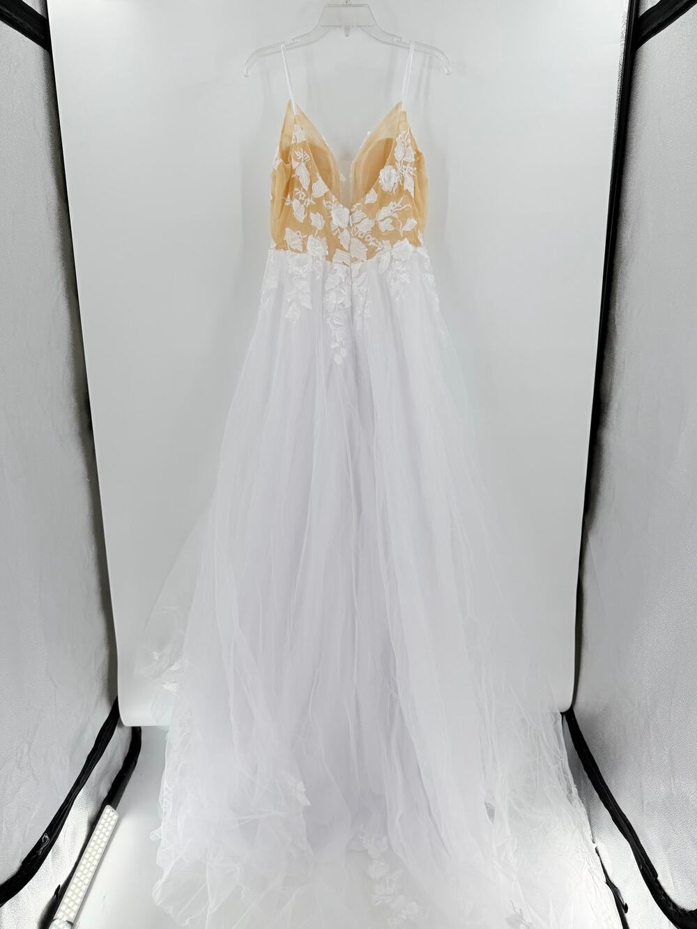 poshmark boho wedding dress White Tulle A-Line V-Neck 3D Floral Applique Wedding Dress Sleeve Add Ons Rose Gold Bridesmaids Dress Choose Waist Size for Pant (Inches):54